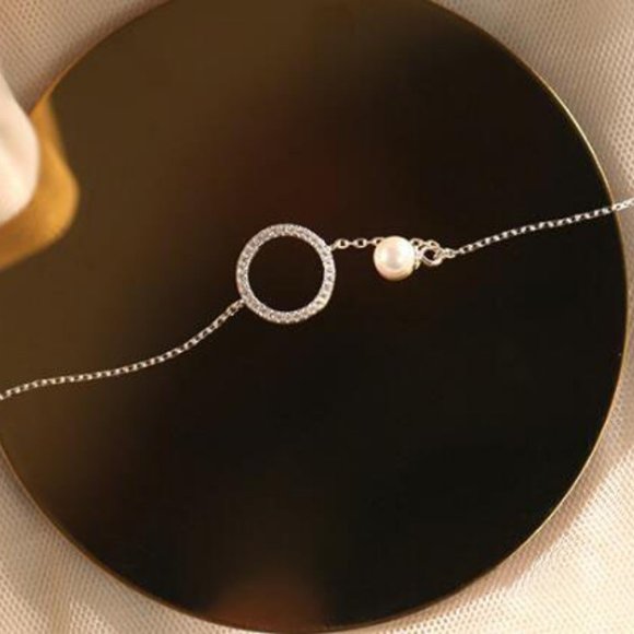 925 Sterling Silver Diamond Circle Pearl Bracelet - Picture 7 of 8